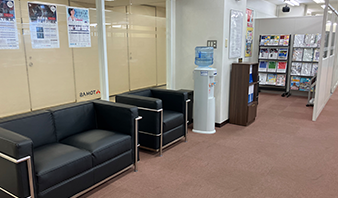 飯田橋校の面談室はアクリル板を設置