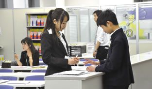 成城学園校