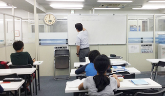 鶴見校のグループ授業